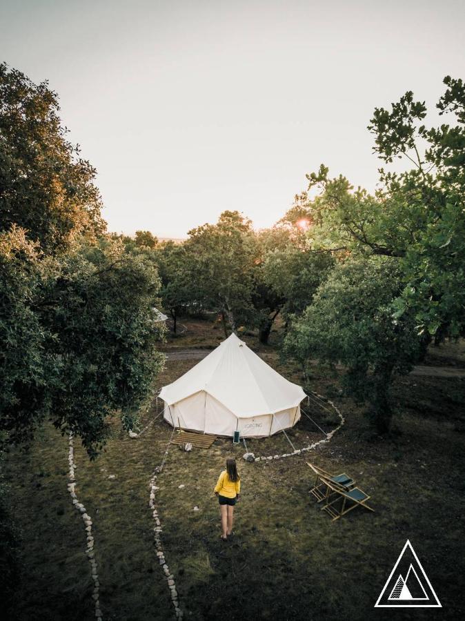 Hotel Lodg'Ing Nature Camp Luberon Saint-Michel-lʼObservatoire Zewnętrze zdjęcie